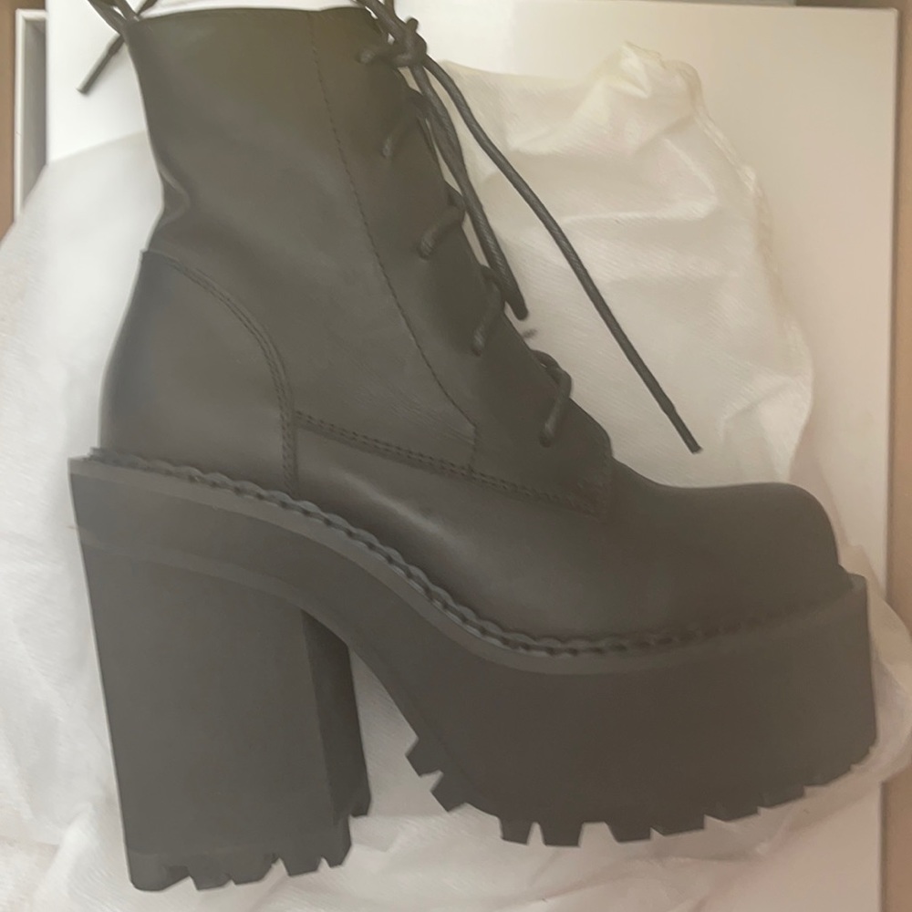 UNIF choke boot